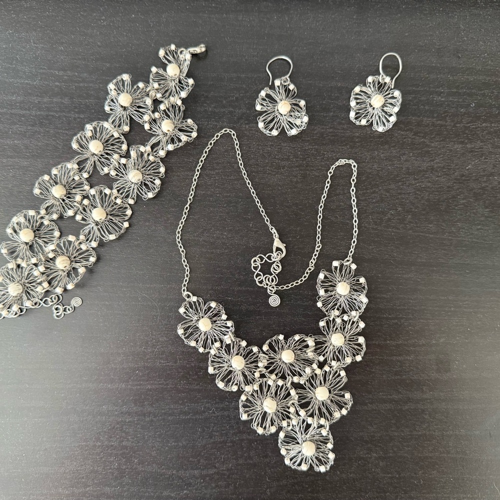 Silver Necklace Set with Elegant Design